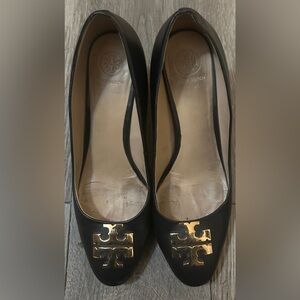 Tory Burch Black Leather pumps